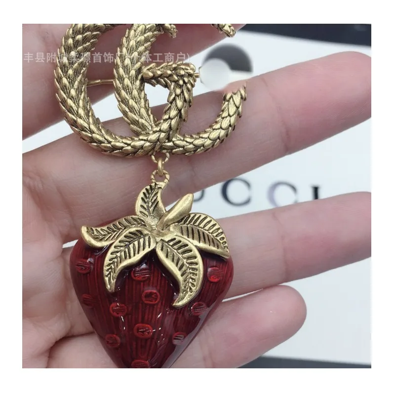 Home Double Letter Classic Personality Strawberry Fruit Brooch Fashion Trend Versatile Women's Brooch
Home Double Letter Classic Personality Strawberry Fruit Brooch Fashion Trend Versatile Women's Brooch