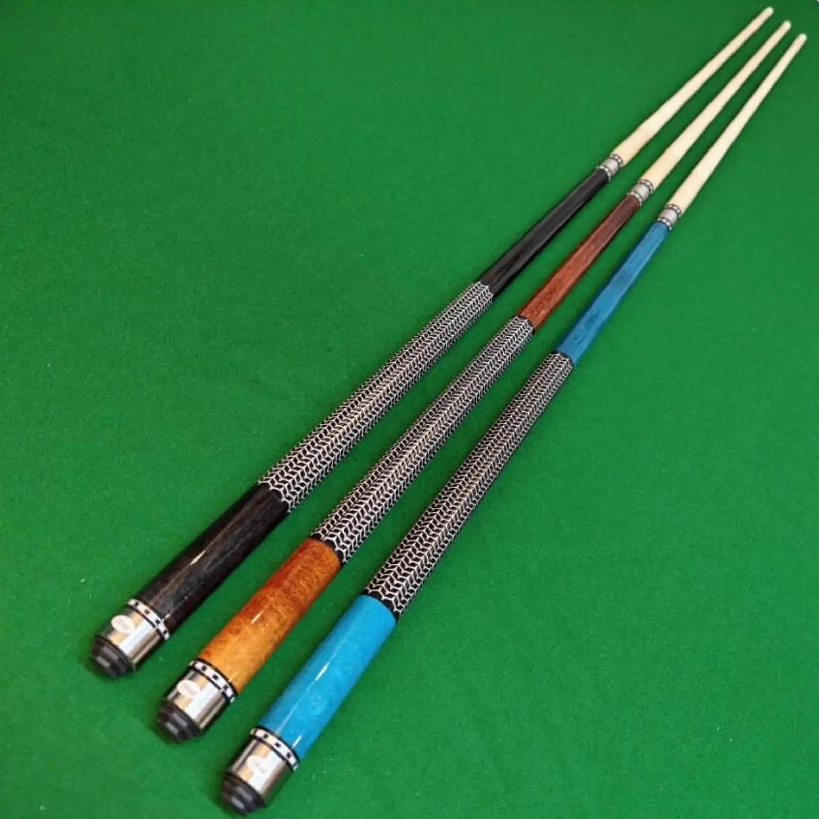 13mm Tip 147cm Length 13mm Wooden Pool Cue Professional Portable Billiard Cue for Home Bar
13mm Tip 147cm Length 13mm Wooden Pool Cue Professional Portable Billiard Cue for Home Bar