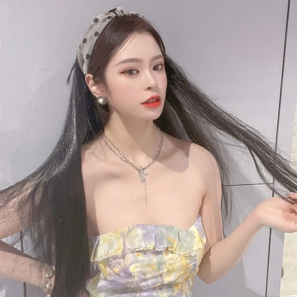 New Hair Extension Synthetic Headband Replacement Natural Wig Clip Straight Hair Fake Half Wig Women
New Hair Extension Synthetic Headband Replacement Natural Wig Clip Straight Hair Fake Half Wig Women