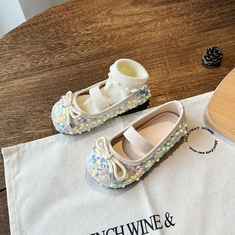 Anti Slip Girls Shoe Versatile Childrens Shoes Simple Princess Shoe Fashion New Single Shoes Soft Soled Shallow Mouth Kids Shoes
Anti Slip Girls Shoe Versatile Childrens Shoes Simple Princess Shoe Fashion New Single Shoes Soft Soled Shallow Mouth Kids Shoes