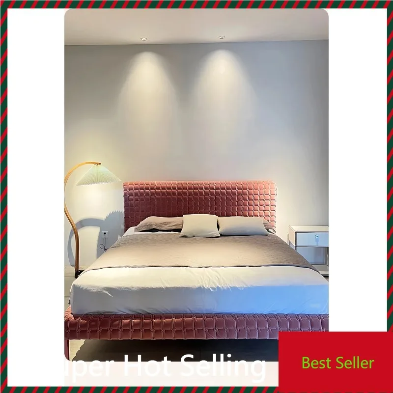 K132 1.8 meters master bedroom bed light luxury modern, French cream style fabric solid wood bed
K132 1.8 meters master bedroom bed light luxury modern, French cream style fabric solid wood bed