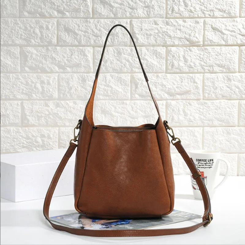 Vintage Autumn/Winter New Leather Trendy Fashion Bucket Bag Large Capacity Versatile Single Shoulder Crossbody Bag
Vintage Autumn/Winter New Leather Trendy Fashion Bucket Bag Large Capacity Versatile Single Shoulder Crossbody Bag