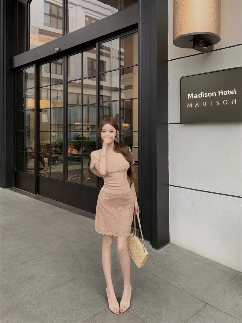Pink Lace Hem Knitted Top And High Waist Skirt Set Women's Summer Fashion Ladylike Style Bodycon Two Piece Suit Casual Wear
Pink Lace Hem Knitted Top And High Waist Skirt Set Women's Summer Fashion Ladylike Style Bodycon Two Piece Suit Casual Wear