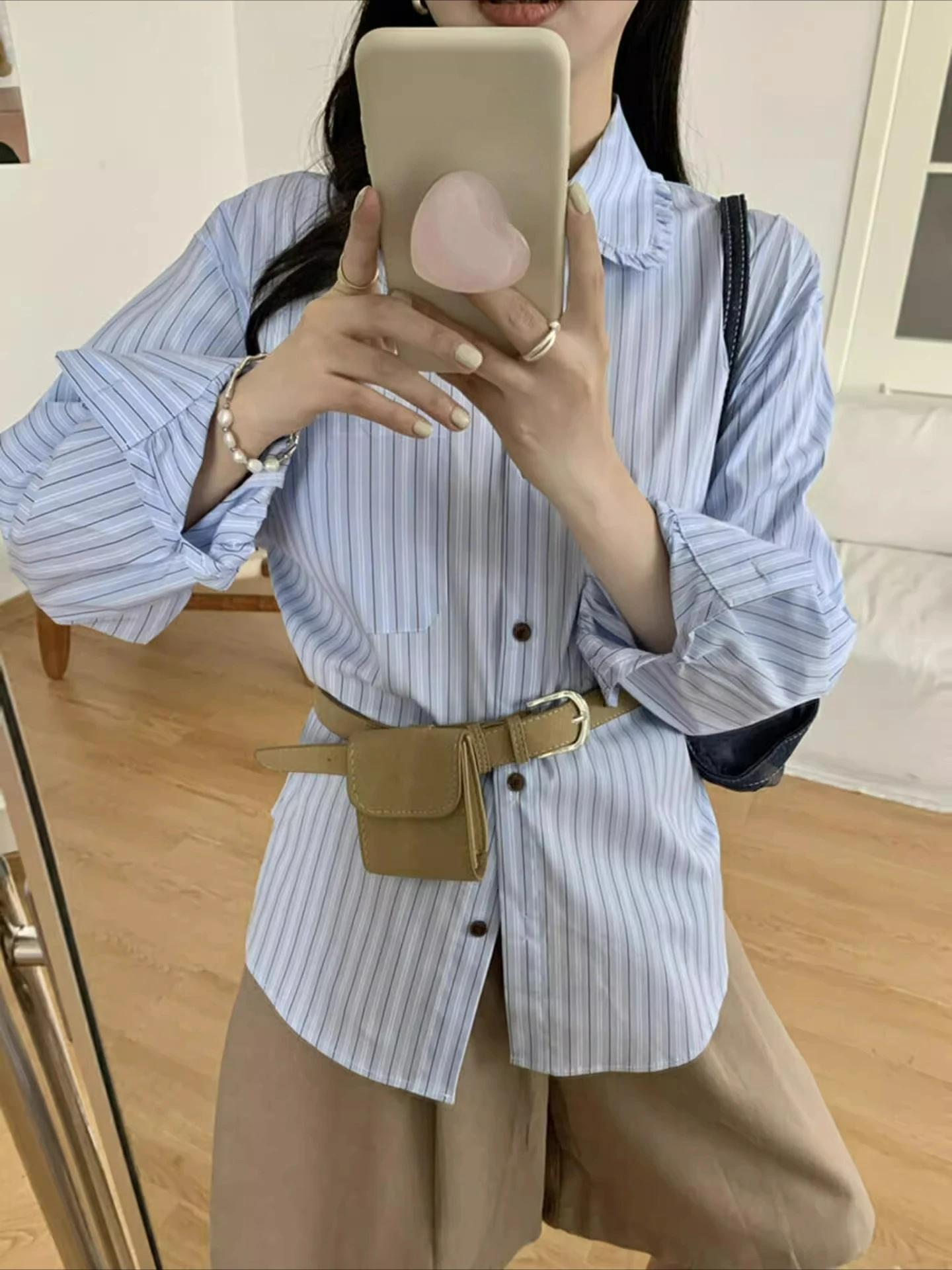 Niche Flip Frosted Design Belt Waist Bag 2025 New Multi-purpose Mini Practical Neck Hanging Lipstick Bags
Niche Flip Frosted Design Belt Waist Bag 2025 New Multi-purpose Mini Practical Neck Hanging Lipstick Bags