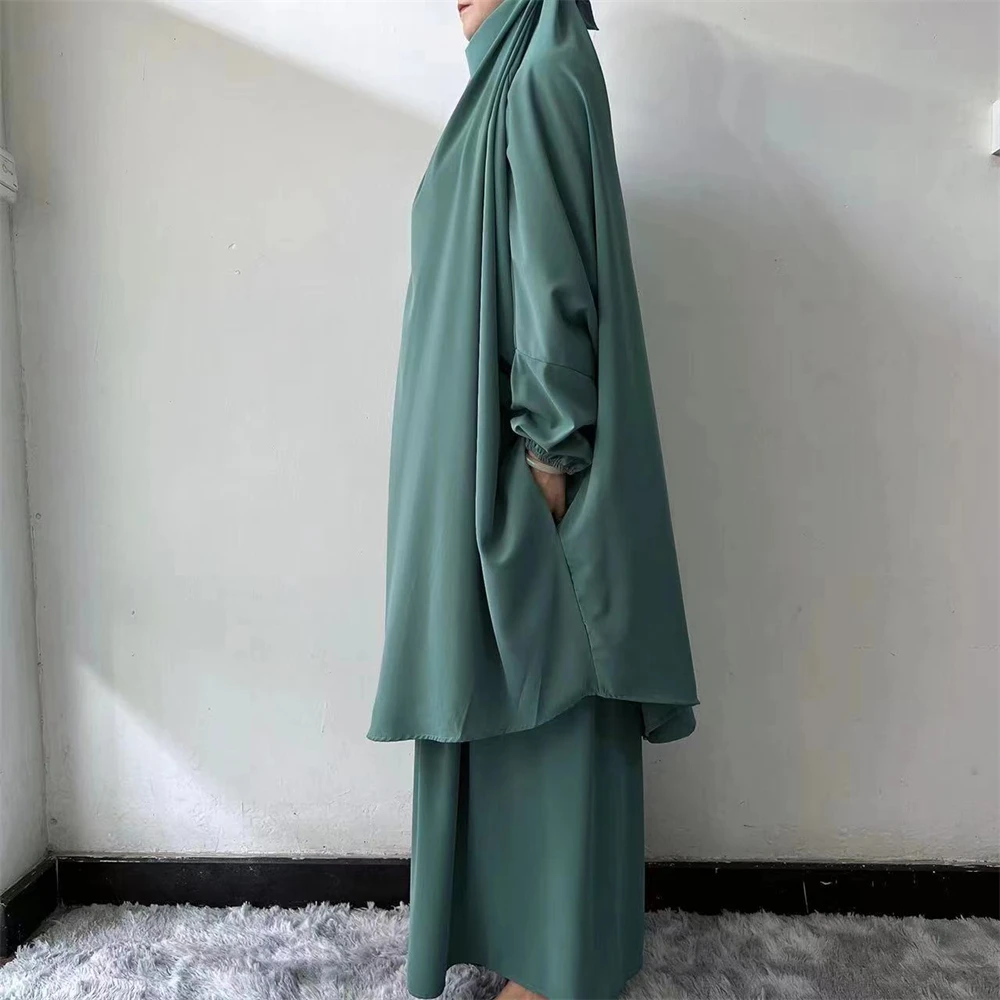 Robe 2 Piece Sets Muslim Women Hijab Dress Prayer Garment Abaya Long Khimar Ramadan Eid Plain Abayas Islamic Clothing Robe
Robe 2 Piece Sets Muslim Women Hijab Dress Prayer Garment Abaya Long Khimar Ramadan Eid Plain Abayas Islamic Clothing Robe