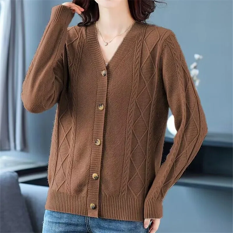 Casual Knitted Cardigan Ladies V-Neck Sweater Coat spring And Autumn New Korean Fashion Single-Breasted Knitwear Women Tops W406
Casual Knitted Cardigan Ladies V-Neck Sweater Coat spring And Autumn New Korean Fashion Single-Breasted Knitwear Women Tops W406