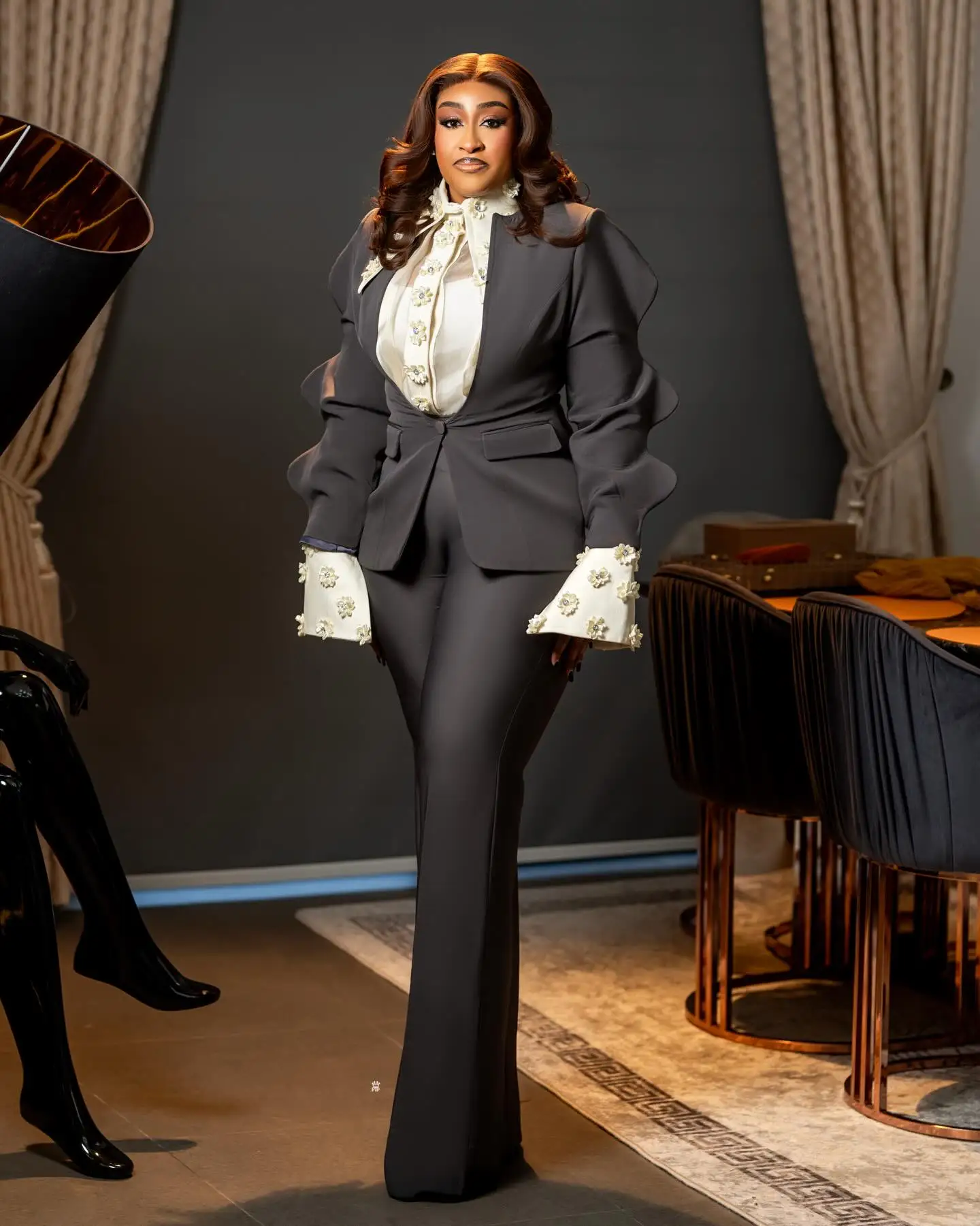 Fashion Grey Women Suit Set 2 Pcs Blazer+Pants Trousers Puffy Sleeves Formal Office Lady Jacket Customized Wedding Guest Coat
Fashion Grey Women Suit Set 2 Pcs Blazer+Pants Trousers Puffy Sleeves Formal Office Lady Jacket Customized Wedding Guest Coat