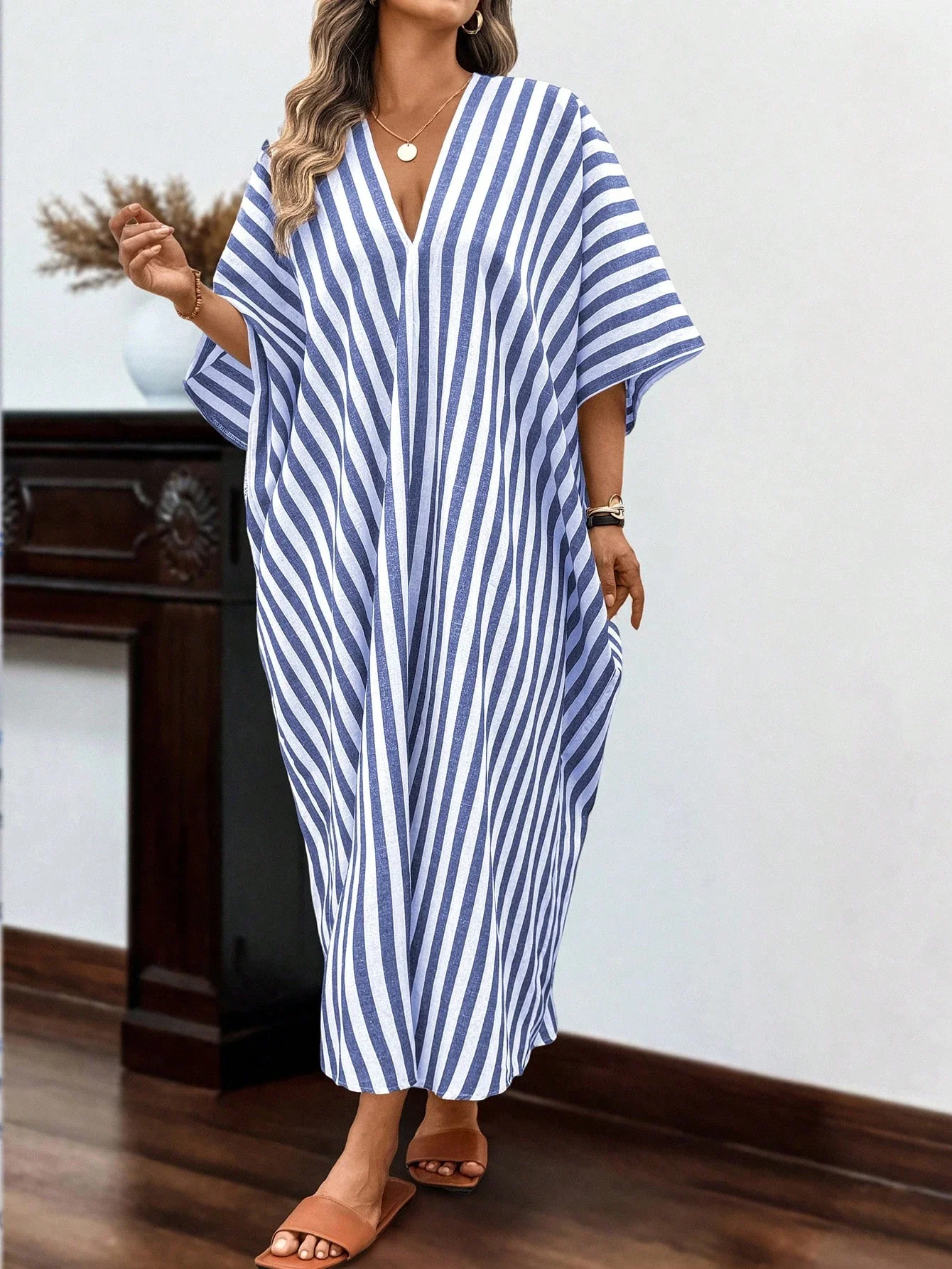 Striped Linen Kaftan Maxi Dress With V Neck And Open Back For Women Summer Beach Cover Up
Striped Linen Kaftan Maxi Dress With V Neck And Open Back For Women Summer Beach Cover Up