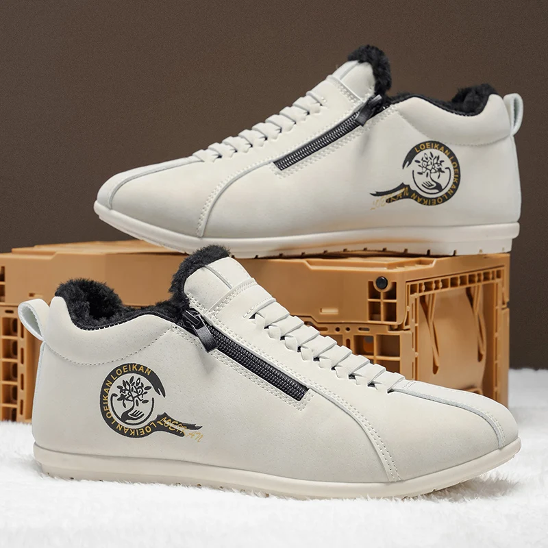 Мужская повседневная универсальная хлопковая обувь, зимняя теплая плюшевая уличная прогулочная обувь, модная зимняя рабочая обувь больших размеров с нескользящей мягкой подошвой
Мужская повседневная универсальная хлопковая обувь, зимняя теплая плюшевая уличная прогулочная обувь, модная зимняя рабочая обувь больших размеров с нескользящей мягкой подошвой