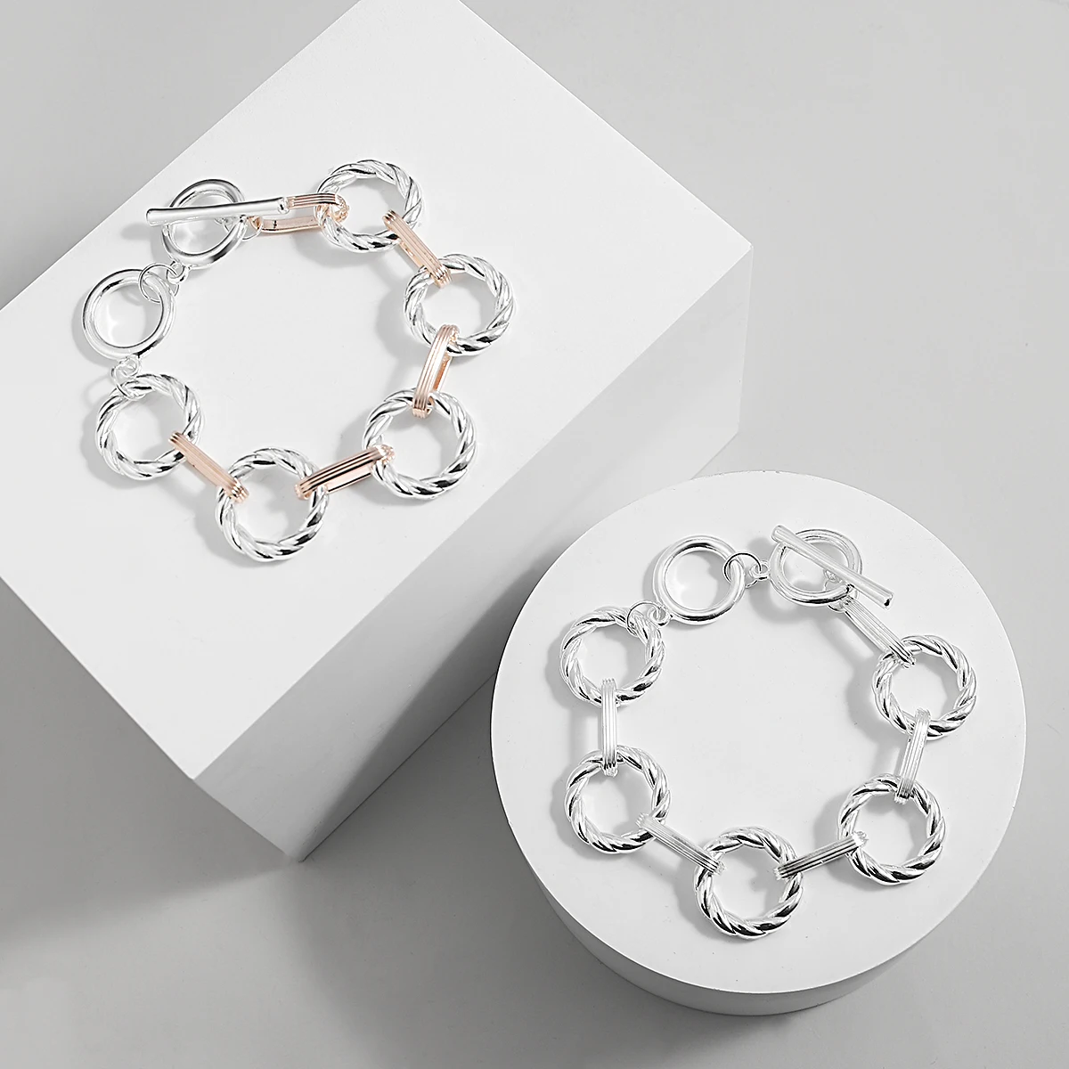 Amorcome Minimalist Silver Color Hollow Thick Chain Bracelet for Women Classic Stackable OT Buckle Charm Bracelet Jewelry Gift
Amorcome Minimalist Silver Color Hollow Thick Chain Bracelet for Women Classic Stackable OT Buckle Charm Bracelet Jewelry Gift
