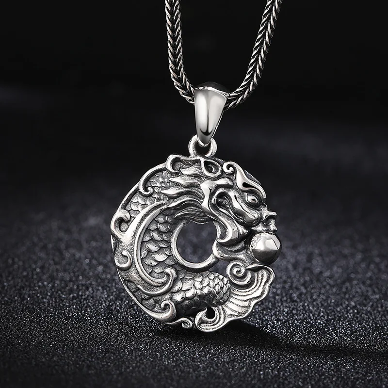 S925 Sterling Silver Men's Personality Dominant Dragon Necklace Pendant Thai Silver Vintage Ethnic Wind Dragon Tag Pendant Jewel
S925 Sterling Silver Men's Personality Dominant Dragon Necklace Pendant Thai Silver Vintage Ethnic Wind Dragon Tag Pendant Jewel
