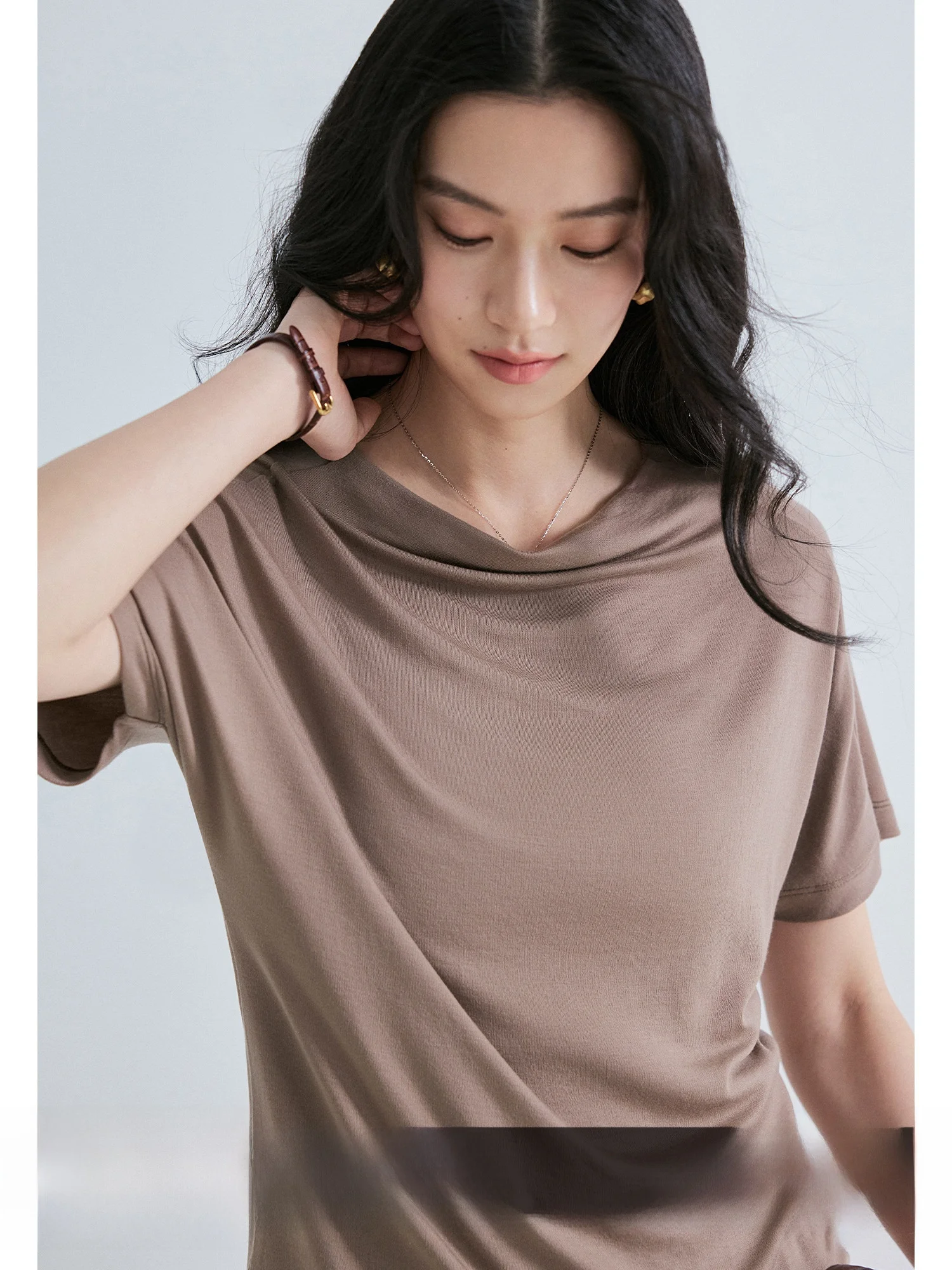 Whale Hey Rasa Cool Sensation Short Sleeve T-Shirt French Style Loose Fit Skin-friendly Slimming Top for Women Summer New Arr...
Whale Hey Rasa Cool Sensation Short Sleeve T-Shirt French Style Loose Fit Skin-friendly Slimming Top for Women Summer New Arr...