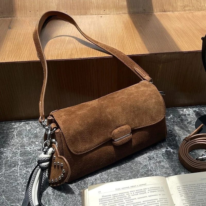 Womens Shoulder Bags Vintage Style Suede Hobo Bag Small Square Flap Purse Streetwear Crossbody Handbag for Daily & Casual Use
Womens Shoulder Bags Vintage Style Suede Hobo Bag Small Square Flap Purse Streetwear Crossbody Handbag for Daily & Casual Use