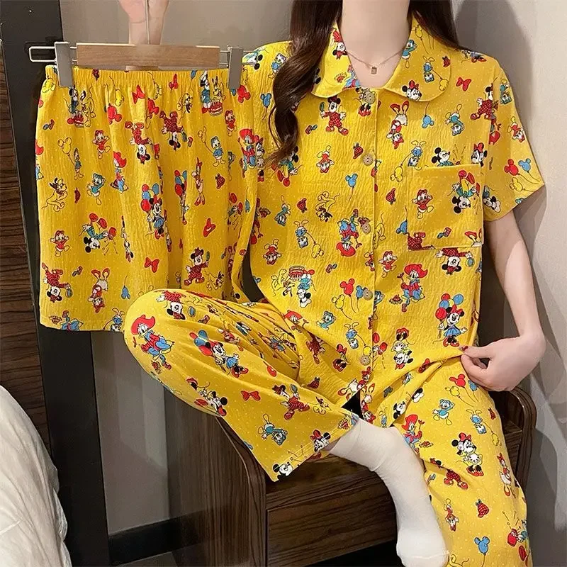 Mickey Mouse pajamas new cotton short-sleeved shorts three-piece set with chest pad women's loungewear cartoon Disney pajamas
Mickey Mouse pajamas new cotton short-sleeved shorts three-piece set with chest pad women's loungewear cartoon Disney pajamas