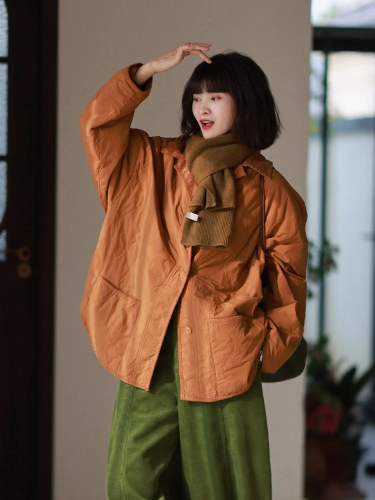 Оригинальный дизайн: Женская зимняя повседневная свободная хлопковая куртка с маленьким воротником, утепленная, из хлопка, верхняя одежда
Оригинальный дизайн: Женская зимняя повседневная свободная хлопковая куртка с маленьким воротником, утепленная, из хлопка, верхняя одежда