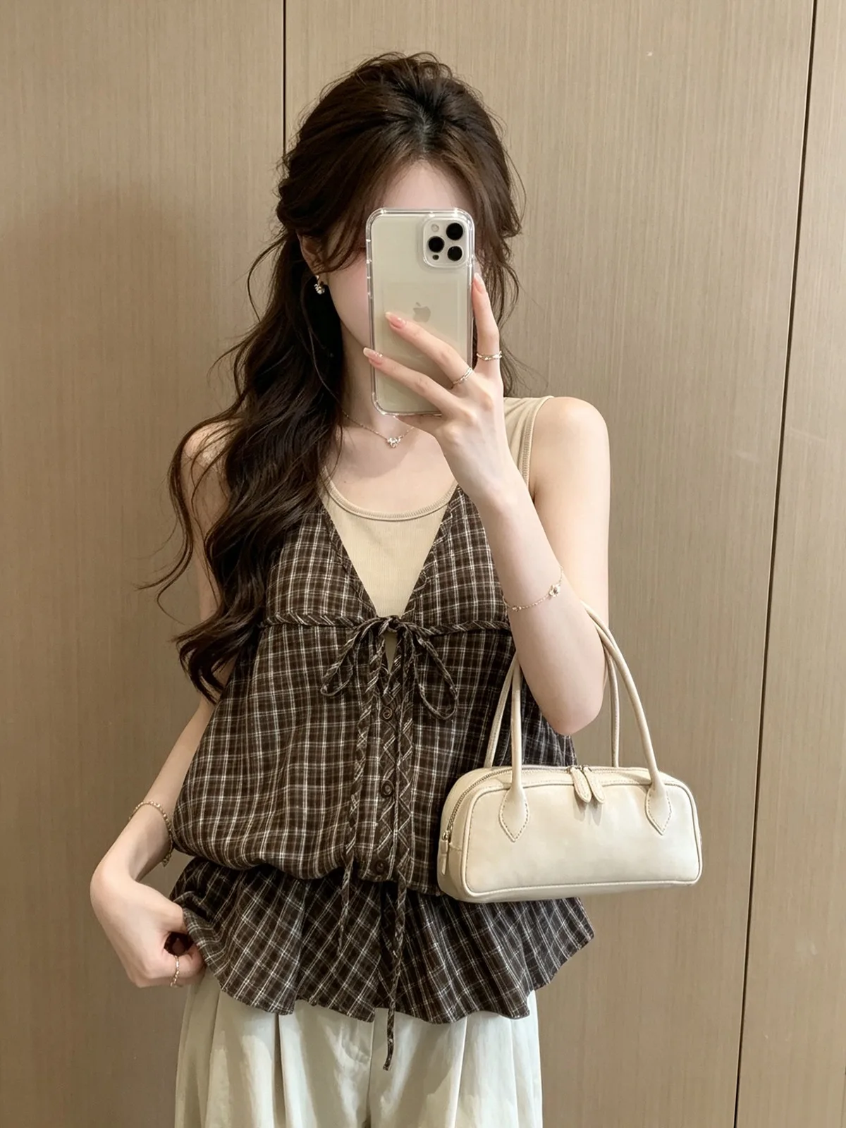 Fashionable Spicy Girl Plaid Sleeveless Shirt Women's Summer Korean Waist-Cinching Open Cardigan Vest Top
Fashionable Spicy Girl Plaid Sleeveless Shirt Women's Summer Korean Waist-Cinching Open Cardigan Vest Top