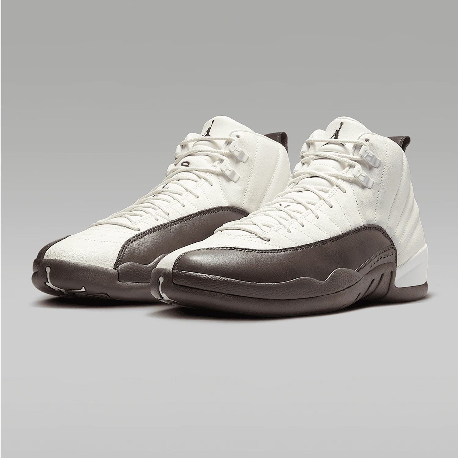 Мужские баскетбольные кроссовки Nike Jordan с мягкой подкладкой FZ5026-100
Мужские баскетбольные кроссовки Nike Jordan с мягкой подкладкой FZ5026-100