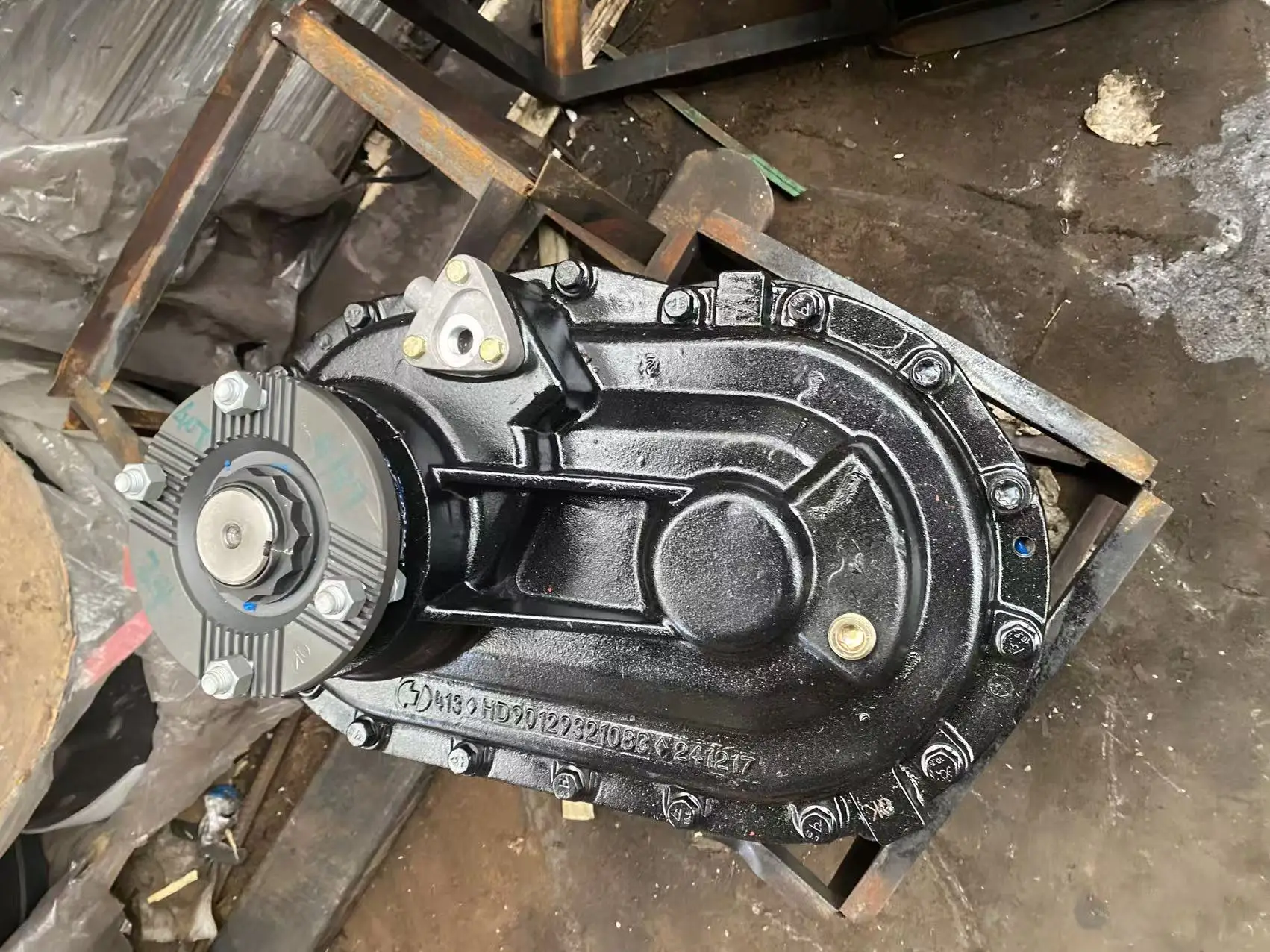 Heavy Duty Truck Power Transmission System Iron Axle Housing Differential Assembly Zhongqi ZQZ1020 Replacement Part
Heavy Duty Truck Power Transmission System Iron Axle Housing Differential Assembly Zhongqi ZQZ1020 Replacement Part