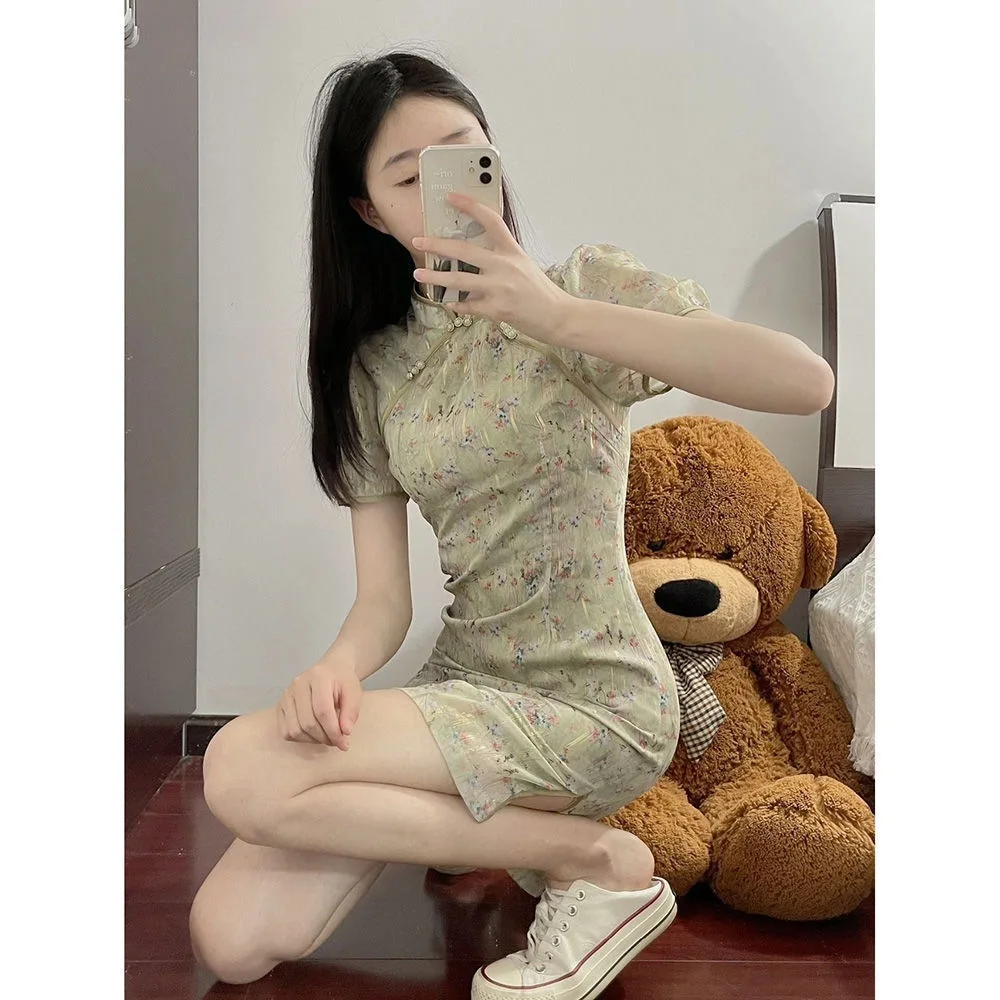 Chinese Traditional Cheongsam Women Green Short Sleeve Fashion Dress Floral Elegant Short Qipao S To XXL
Chinese Traditional Cheongsam Women Green Short Sleeve Fashion Dress Floral Elegant Short Qipao S To XXL