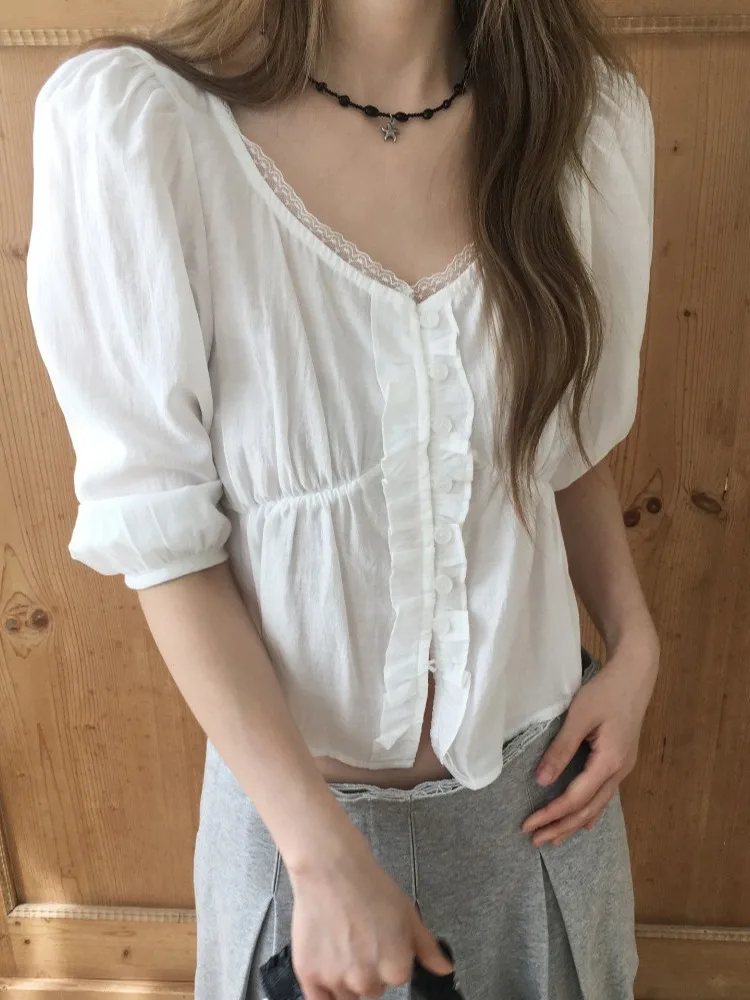 Chic Summer Lace Trim Bubble Sleeve Women's Shirt Single Button Split Sleeve Korean Style V Neck White Blouse Floral Pattern
Chic Summer Lace Trim Bubble Sleeve Women's Shirt Single Button Split Sleeve Korean Style V Neck White Blouse Floral Pattern