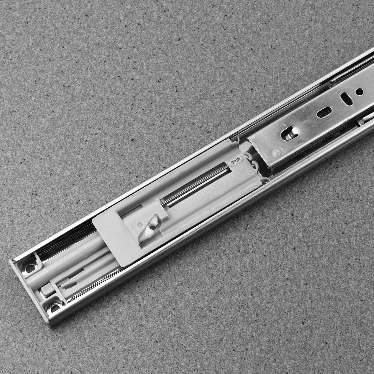 Комплект из 2 самоблокирующихся направляющих для ящиков с двойной пружиной, 18 дюймов, бесшумные, 3-секционные, на стальных шарикоподшипниках, для шкафов, столов и рабочих мест
Комплект из 2 самоблокирующихся направляющих для ящиков с двойной пружиной, 18 дюймов, бесшумные, 3-секционные, на стальных шарикоподшипниках, для шкафов, столов и рабочих мест