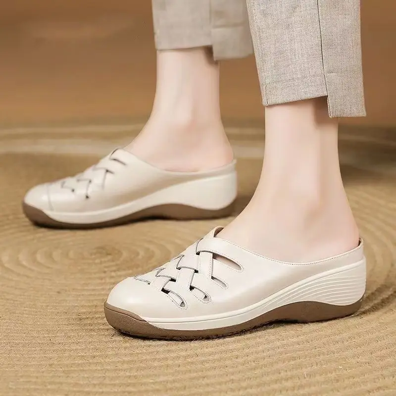 Women's Summer New Leather Woven And Perforated Baotou Slippers Thick Sole Wedges Non Slip Breathable Outdoor Slippers Sandals
Women's Summer New Leather Woven And Perforated Baotou Slippers Thick Sole Wedges Non Slip Breathable Outdoor Slippers Sandals