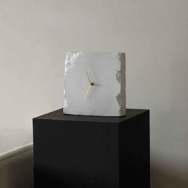 Retro broken clock, brick clock creativity, simple medieval Nordic, original crack wabi-sabi wind table clock
Retro broken clock, brick clock creativity, simple medieval Nordic, original crack wabi-sabi wind table clock
