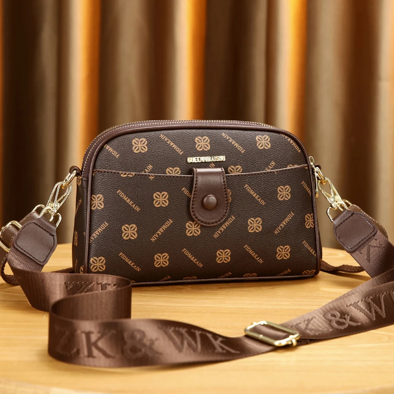 Fashionable retro printed women's shoulder bag, senior travel crossbody bag
Fashionable retro printed women's shoulder bag, senior travel crossbody bag