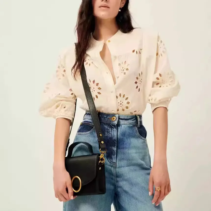 Sezanes 2025 Fashion T-shirt French new court style embroidered hollow flowers round neck bubble sleeve button loose shirt
Sezanes 2025 Fashion T-shirt French new court style embroidered hollow flowers round neck bubble sleeve button loose shirt