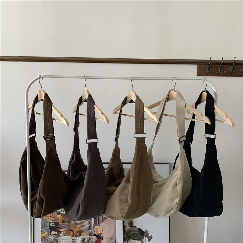 Four Seasons Japanese Korean Style Shoulder Bag Dumpling Messenger Bag Casual New Trendy Lightweight Large Capacity Underarm Bag
Four Seasons Japanese Korean Style Shoulder Bag Dumpling Messenger Bag Casual New Trendy Lightweight Large Capacity Underarm Bag