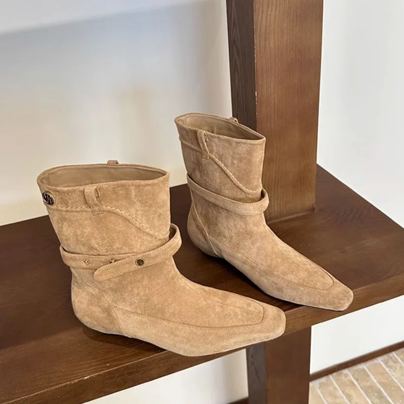 Новинка 2025, брендовые женские короткие ботинки, модные ботинки без шнуровки на низкой танкетке до середины икры, модельные туфли с круглым носком, туфли-лодочки, новинка
Новинка 2025, брендовые женские короткие ботинки, модные ботинки без шнуровки на низкой танкетке до середины икры, модельные туфли с круглым носком, туфли-лодочки, новинка