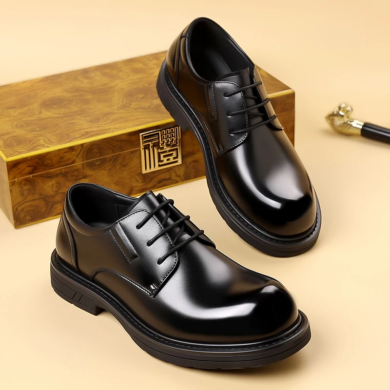 Мужская роскошная кожаная обувь, классический джентльменский ретро-кежуал, деловой костюм для офиса или отдыха, костюмные туфли на толстой подошве, хит продаж
Мужская роскошная кожаная обувь, классический джентльменский ретро-кежуал, деловой костюм для офиса или отдыха, костюмные туфли на толстой подошве, хит продаж
