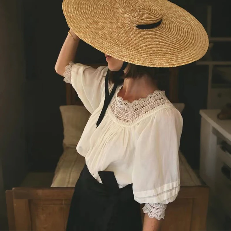 French Style Loose Cotton Shirt Women's Spring Fashion Backless Collar Long Lantern Sleeve Lace Trim Cotton Blend Bubble Sleeve
French Style Loose Cotton Shirt Women's Spring Fashion Backless Collar Long Lantern Sleeve Lace Trim Cotton Blend Bubble Sleeve