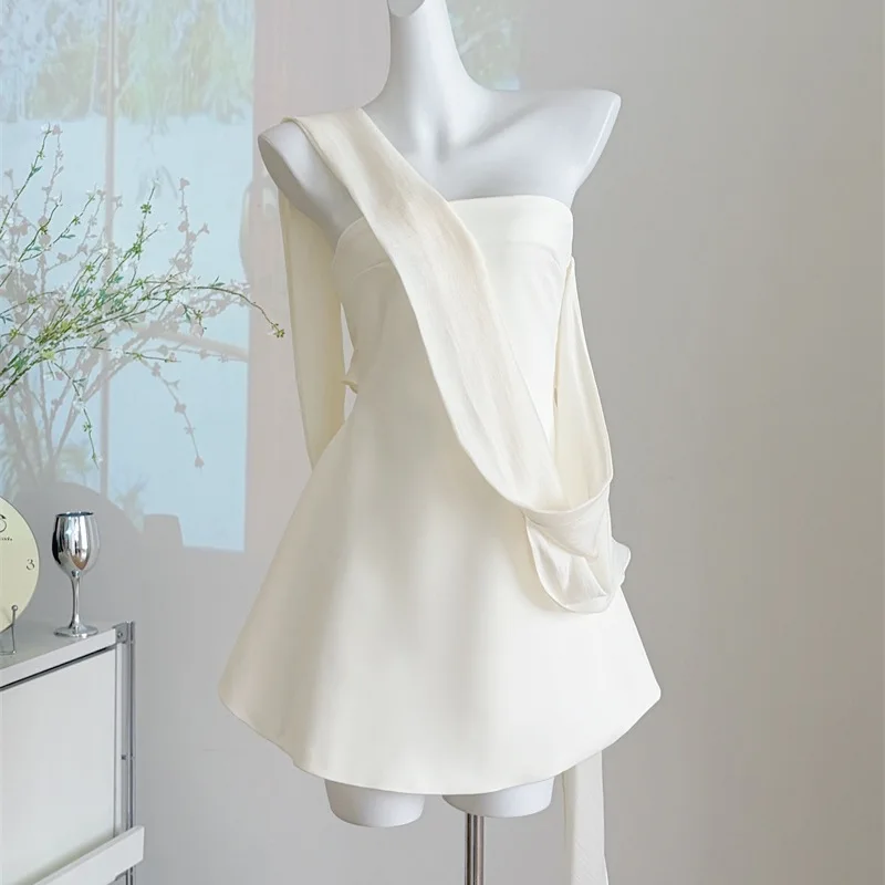 Elegant Sash Design White Birthday Dress Celebrity Morning Robe A-Line Skirt High Waist Knitted Polyester Neutral One-Shoulde...
Elegant Sash Design White Birthday Dress Celebrity Morning Robe A-Line Skirt High Waist Knitted Polyester Neutral One-Shoulde...