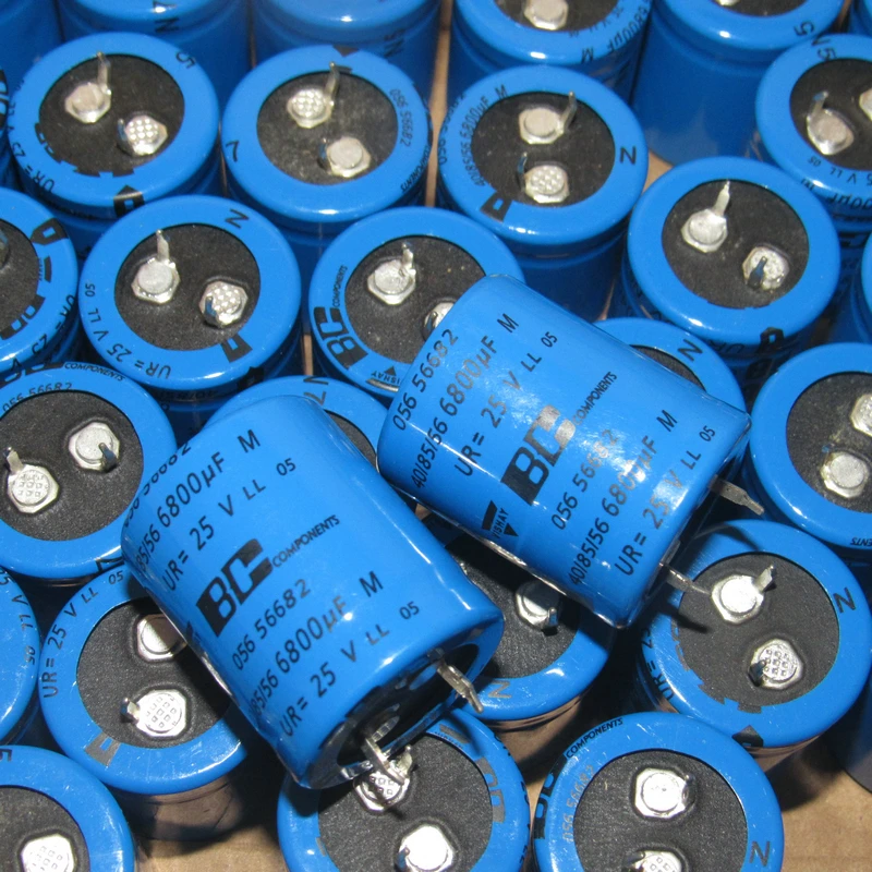 5 шт./Holland 056 серия 25V6800UF аудио основной фильтр алюминиевый электролитический конденсатор
5 шт./Holland 056 серия 25V6800UF аудио основной фильтр алюминиевый электролитический конденсатор