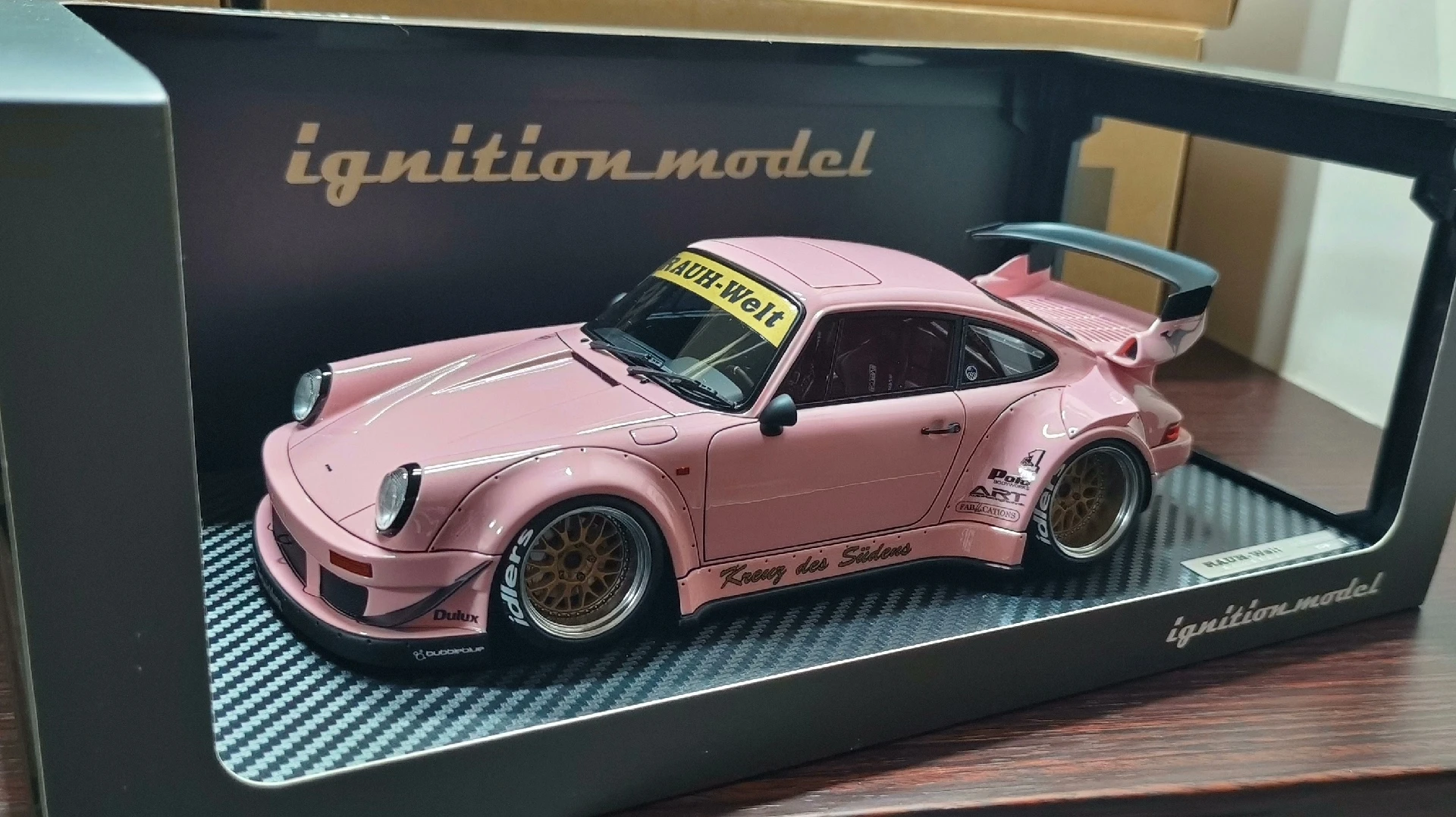 IG 1:18 930 RWB Pink Simulation Limited Edition Resin Metal Static Car Model Toy Gift
IG 1:18 930 RWB Pink Simulation Limited Edition Resin Metal Static Car Model Toy Gift