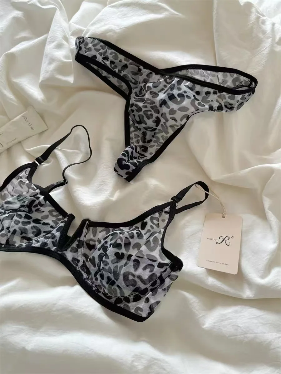 Sexy Lace Women Female Lingerie Set French Solid Color Transparent Bra Set Push Up Panty Set Temptation Breathable Intimates set
Sexy Lace Women Female Lingerie Set French Solid Color Transparent Bra Set Push Up Panty Set Temptation Breathable Intimates set
