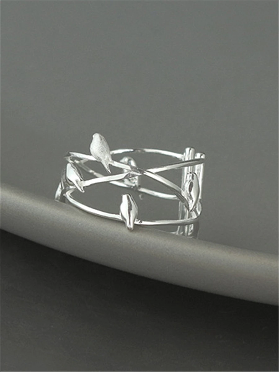 Fanling Original Hollow Vine And Bird Ring Open S925 Pure Silver Vintage Small Design Ancient Style Women's Fashion Jewelry
Fanling Original Hollow Vine And Bird Ring Open S925 Pure Silver Vintage Small Design Ancient Style Women's Fashion Jewelry
