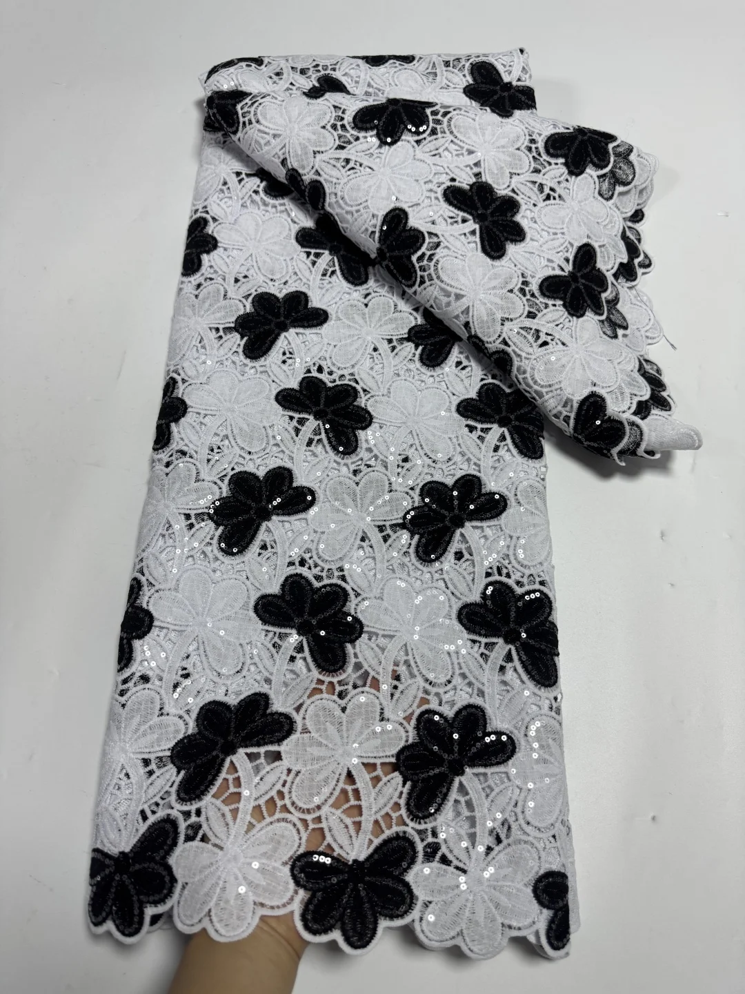 African Mesh Guipure Lace Fabric 2025 High Quality French Tulle Lace Fabric With Sequins For Women Wedding Party Dresses Sew
African Mesh Guipure Lace Fabric 2025 High Quality French Tulle Lace Fabric With Sequins For Women Wedding Party Dresses Sew