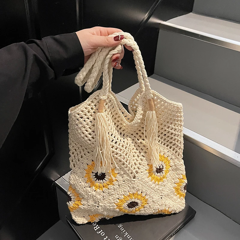 LEFTSIDE 2025 New Summer Knitting Bag Woven Hand Bag Beach Shoulder Bag Holiday Travel Handbag Woven Shoulder Purse for Women
LEFTSIDE 2025 New Summer Knitting Bag Woven Hand Bag Beach Shoulder Bag Holiday Travel Handbag Woven Shoulder Purse for Women