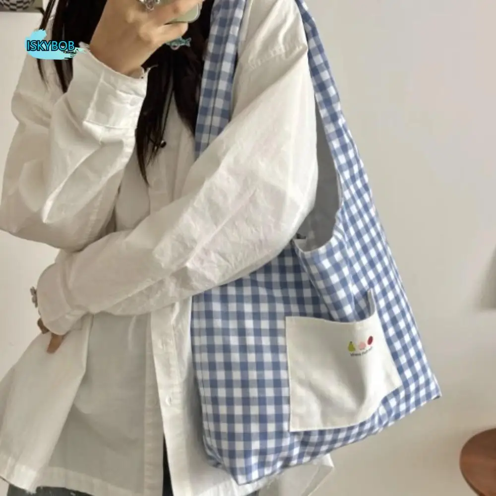 Портативная милая двусторонняя клетчатая жилетка, сумка в японском стиле для отдыха, решетчатая сумка на плечо, тканевая дорожная холщовая сумка-тоут 
Портативная милая двусторонняя клетчатая жилетка, сумка в японском стиле для отдыха, решетчатая сумка на плечо, тканевая дорожная холщовая сумка-тоут