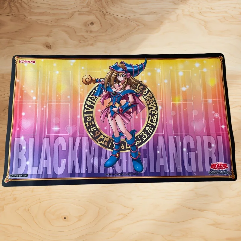 Yu-Gi-Oh! 600x350mm Diy Limited Dark Magician Girl Playmat 1.5mmNoSeamEdge Single Player Battle Board Game Card Mat Mouse Pad
Yu-Gi-Oh! 600x350mm Diy Limited Dark Magician Girl Playmat 1.5mmNoSeamEdge Single Player Battle Board Game Card Mat Mouse Pad