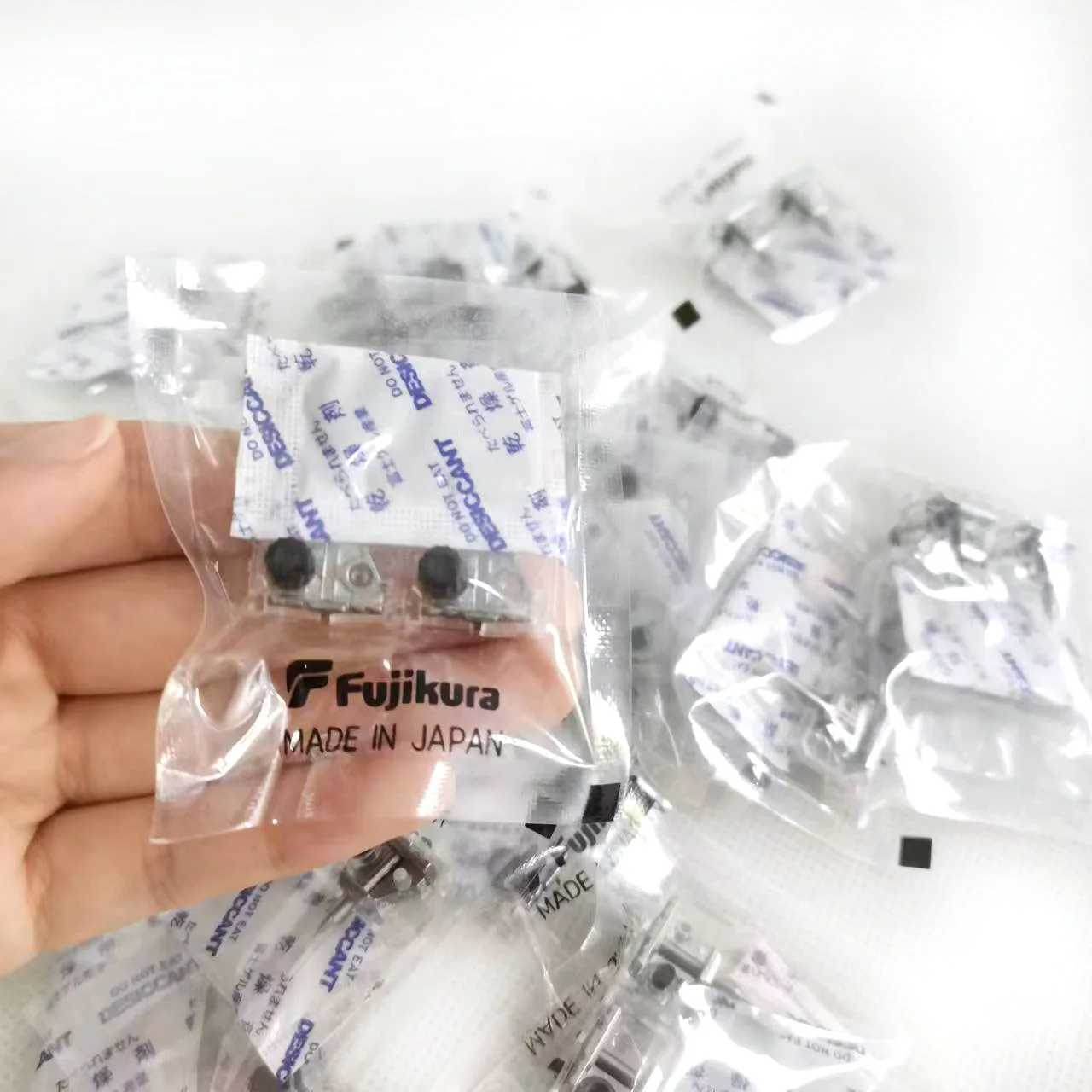 ELCT2-16B Electrodes For 88S 87S 90S 31S A31 FSM-41S FSM-38S FSM-27S FSM-28S Fiber Fusion Splicer Electrodes Rod Free Shipping
ELCT2-16B Electrodes For 88S 87S 90S 31S A31 FSM-41S FSM-38S FSM-27S FSM-28S Fiber Fusion Splicer Electrodes Rod Free Shipping