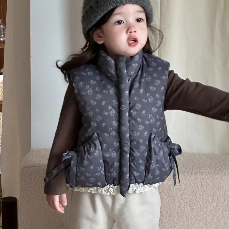 2025 Winter New Baby Girl Warm Vest Children Casual Jacket Kids Girls Sleeveless Floral Vest Cute Toddler Fleece Clothes
2025 Winter New Baby Girl Warm Vest Children Casual Jacket Kids Girls Sleeveless Floral Vest Cute Toddler Fleece Clothes