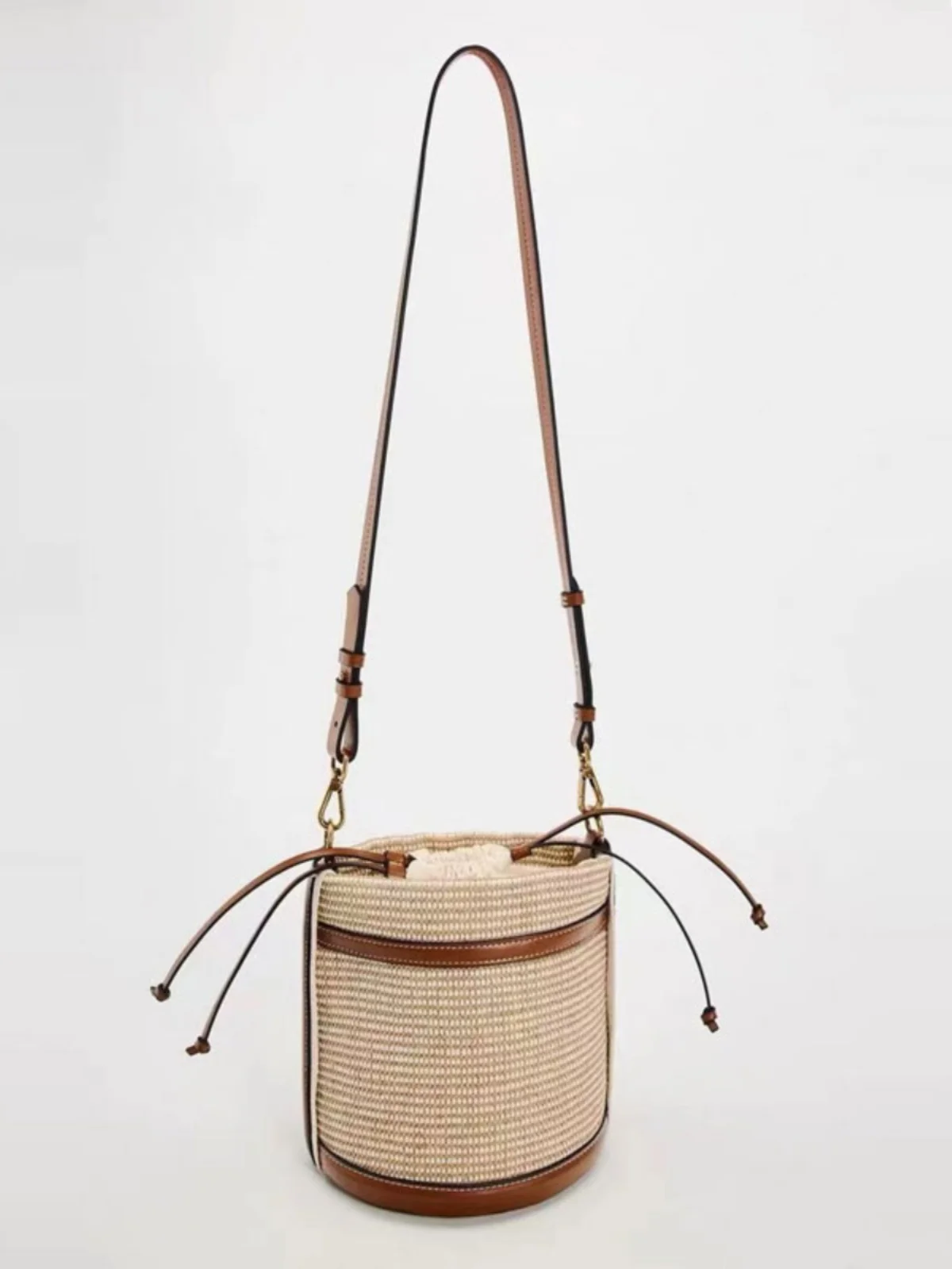 Faionable Color Blo Buet Bag Women's Handbag Summer New Arrival Woven round Cylinder Bag oulder Crossbody Travel Bag
Faionable Color Blo Buet Bag Women's Handbag Summer New Arrival Woven round Cylinder Bag oulder Crossbody Travel Bag