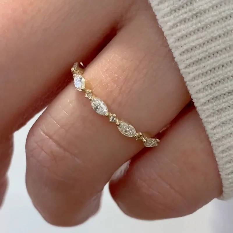 Custom Interwoven Band Solid 10K 14K 18K Gold Moissanite Rings for Women Wedding Promise Fine Jewelry
Custom Interwoven Band Solid 10K 14K 18K Gold Moissanite Rings for Women Wedding Promise Fine Jewelry
