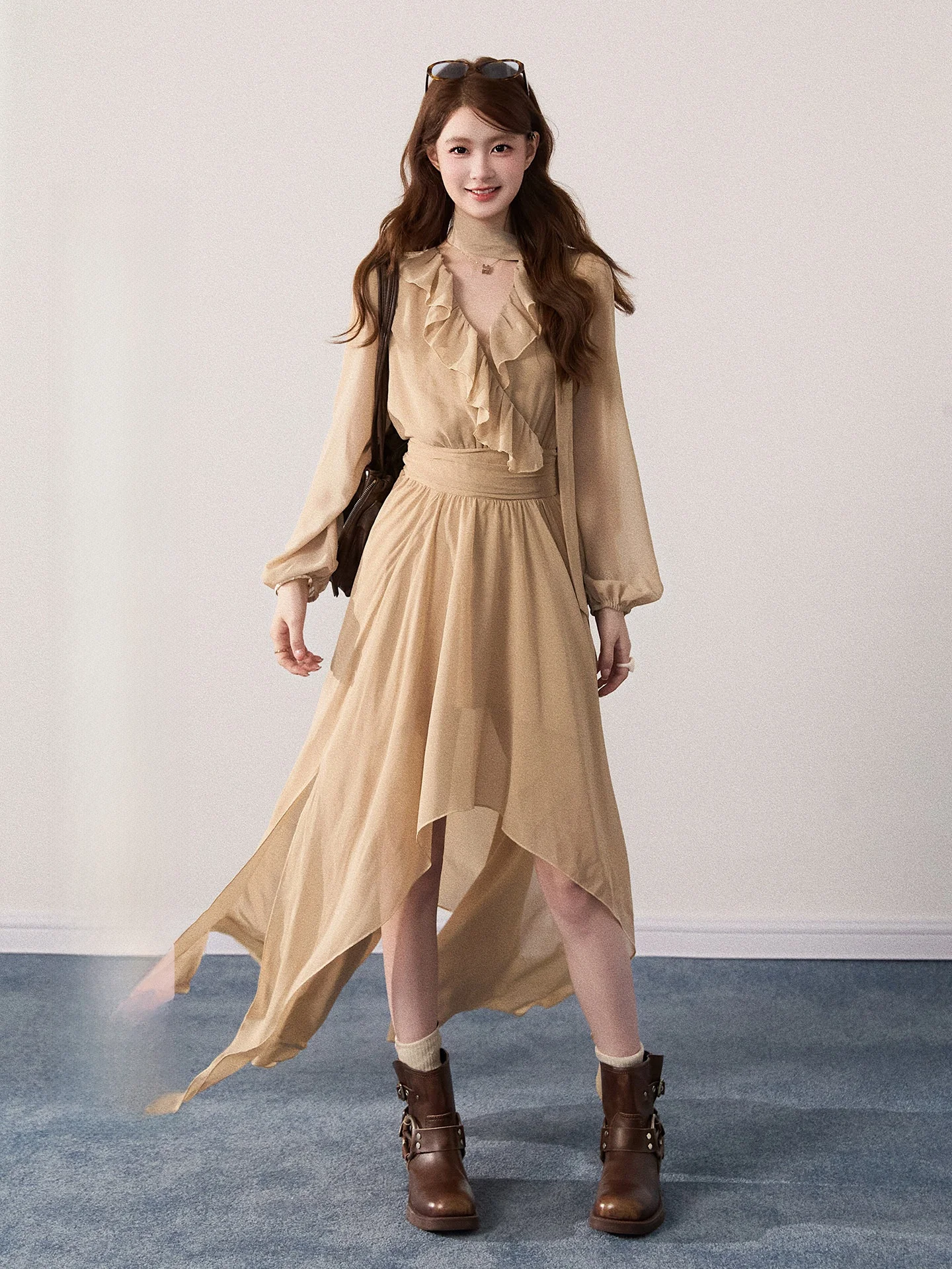 Exquisite V-neck Long Dress Women's Autumn High Waist Sash Gored Skirt Ins Style Midi Dress Casual A-line Silhouette
Exquisite V-neck Long Dress Women's Autumn High Waist Sash Gored Skirt Ins Style Midi Dress Casual A-line Silhouette