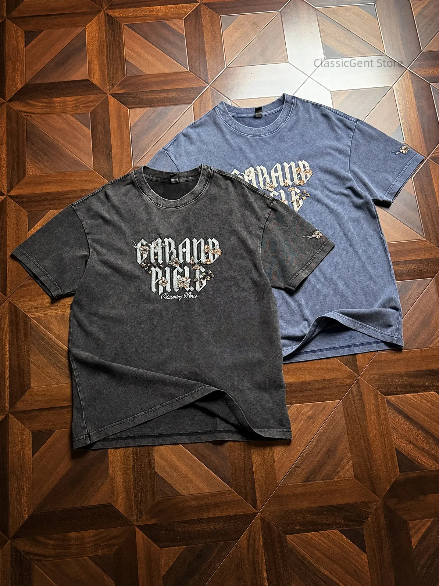 Frosted feeling washed and old, cotton pearl breathable and not stuffy 7.8OZ short-sleeved embroidered T-shirt
Frosted feeling washed and old, cotton pearl breathable and not stuffy 7.8OZ short-sleeved embroidered T-shirt
