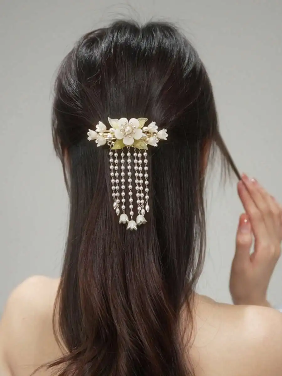 Elegant Retro Lily Flower Hair Clip With Pearl Tassels For Hanfu Qipao Women
Elegant Retro Lily Flower Hair Clip With Pearl Tassels For Hanfu Qipao Women