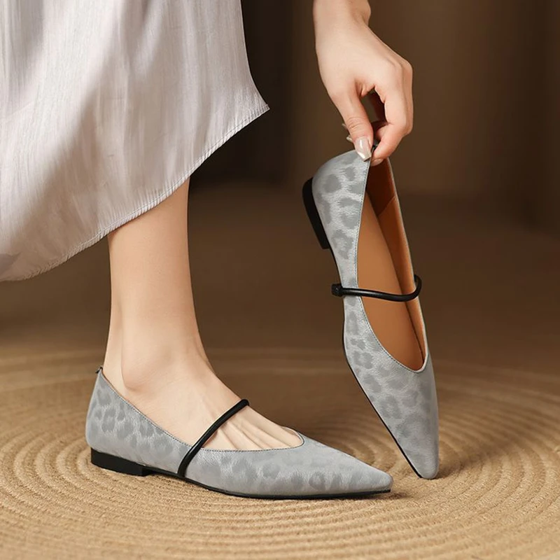 NEW Spring/Autumn Women Pumps Pointed Toe Low Heel Shoes Genuine Leather Shoes for Women Leopard Slip-on Shallow Mary Jane Shoes
NEW Spring/Autumn Women Pumps Pointed Toe Low Heel Shoes Genuine Leather Shoes for Women Leopard Slip-on Shallow Mary Jane Shoes